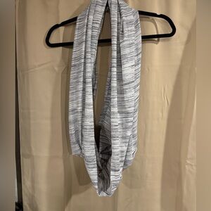 LULULEMON Vinyasa Convertible Scarf - discontinued- white and grey